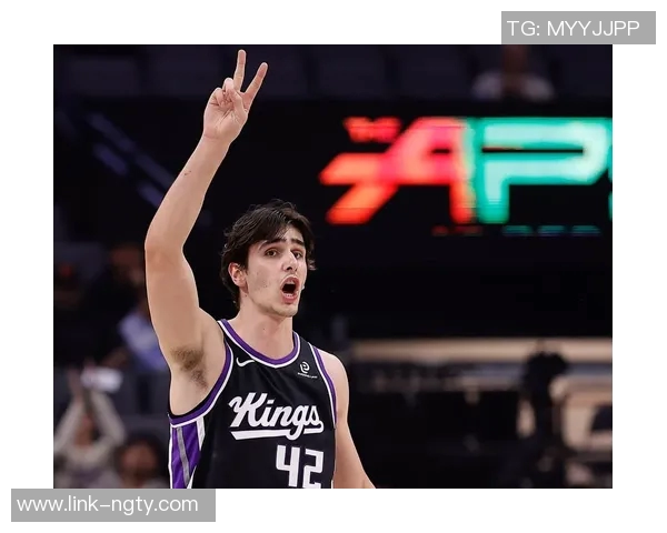 克尼佩尔表现惊艳4号秀16投7中斩获20分12篮板2助攻展现新秀风采